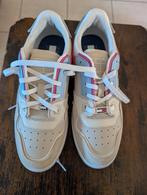 Tommy Hilfiger schoenen kleur beige wit rood en blauw, Ophalen of Verzenden, Zo goed als nieuw, Schoenen