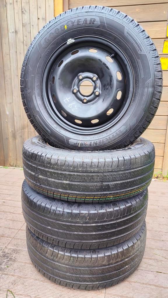 Pneus GoodYear Efficient Grip-Cargo sur jante 215/65 R16C, Autos : Pièces & Accessoires, Pneus & Jantes, Pneus et Jantes, Pneus été