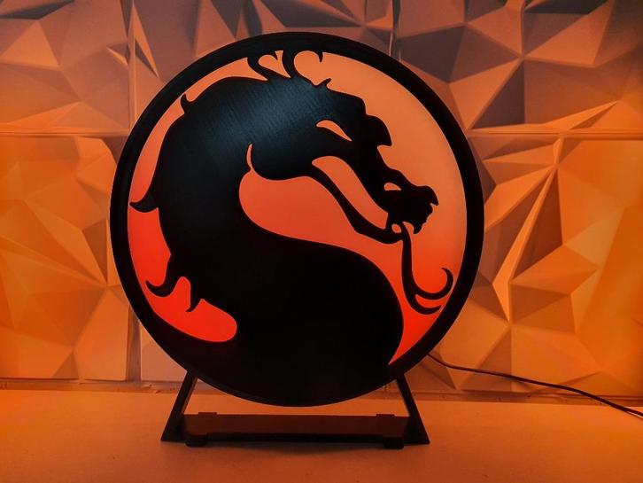 Mortal kombat logo 3d USB led display., Games en Spelcomputers, Games | Sony PlayStation 5, Nieuw, Ophalen of Verzenden