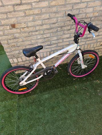 Meisjesfiets beschikbaar voor biedingen