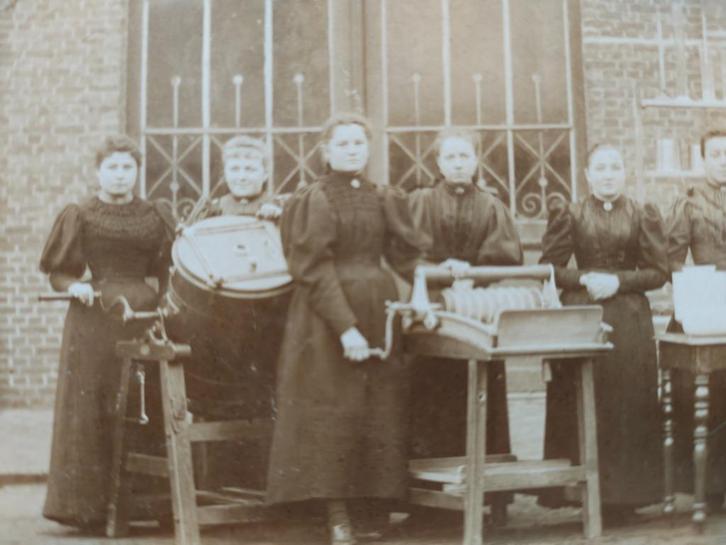 Tijdelijke welkerijschool Lier Antwerpen jaar 1895 foto Belg, Verzamelen, Foto's en Prenten, Gebruikt, Foto, Ophalen of Verzenden