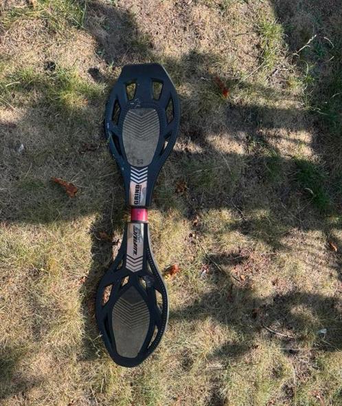 Zwarte waveboard topstaat, Sport en Fitness, Skateboarden, Gebruikt, Waveboard, Ophalen