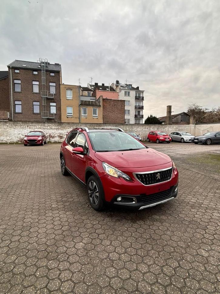 Peugeot 2008 1.2 GT-line  Benzine, Auto's, Peugeot, Particulier, Benzine, Euro 6, 5 deurs, Handgeschakeld, Rood, Leder en Stof