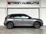 Skoda Kamiq Kamiq 1.5TSI DSG CAMERA*NAV*DAB*CARPLAY*LED*CC*P, Auto's, Stof, 4 cilinders, 1776 kg, Blauw