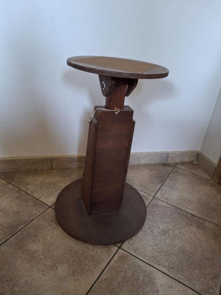 Een Houten bruin kantklos onderstel   € 30, Hobby en Vrije tijd, Kantklossen, Gebruikt, Klos(sen), Ophalen of Verzenden