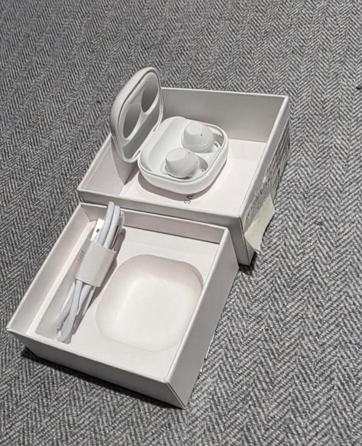 ÉCOUTEURS SAMSUNG GALAXY BUDS FE - OFFRES ACCEPTÉES, Telecommunicatie, Mobiele telefoons | Oordopjes, Ophalen