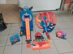 Hot wheels race baan +garage, Ophalen, Gebruikt, Racebaan, Hot Wheels