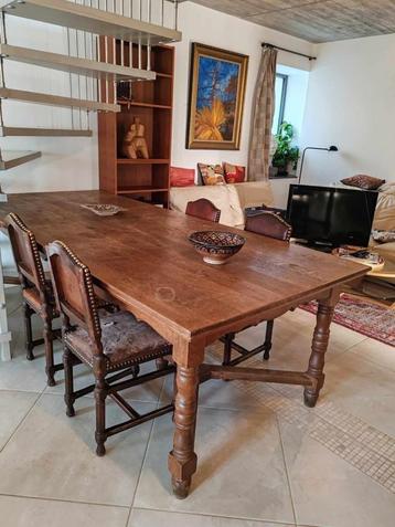 Belle ancienne table en chêne massif 260 x 113 cm disponible aux enchères