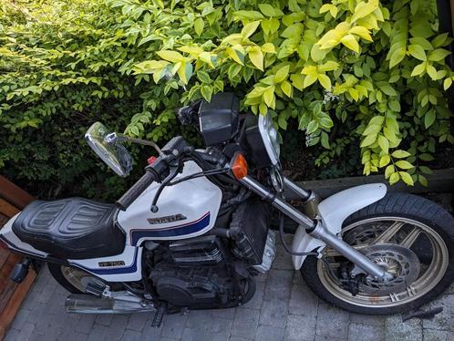 honda vf750 sabre pour pièces, Motos, Motos | Honda, Particulier, Tourisme, 4 cylindres, Enlèvement