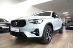 Volvo XC40 2.0 AUT B3*DARK PLUS*PANO*LED*H&K*CAMERA*TREKHAAK, Te koop, Zilver of Grijs, 154 g/km, 120 kW