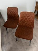 2 cognac kleurige stoelen van furu, Ophalen, Zo goed als nieuw