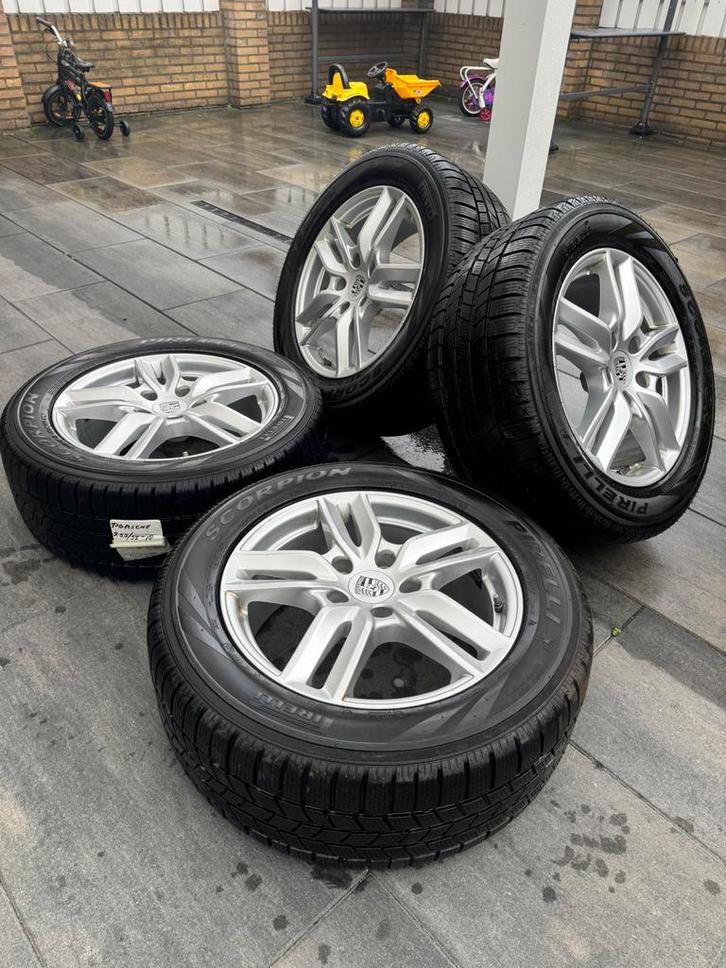 19-inch Porsche Cayenne 958 velgen met Pirelle winterbanden, Auto-onderdelen, Overige Auto-onderdelen, Porsche, Ophalen