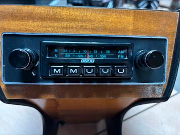 Fiat radio in tunnelbox beschikbaar voor biedingen
