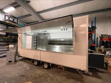 Foodtruck verkoopwagen frituur. VOLLEDIG compleet  beschikbaar voor biedingen