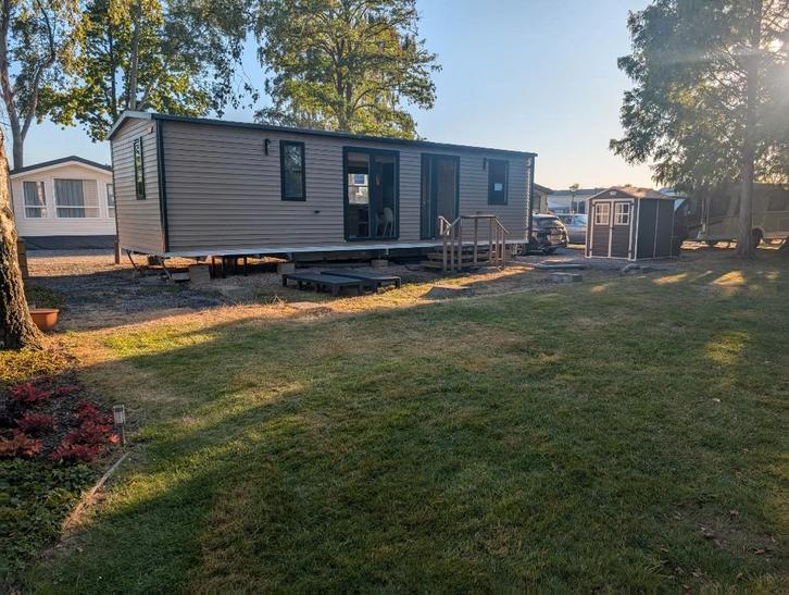 Chalet | 6-persoons | Aan het water, Caravans en Kamperen, Stacaravans, tot en met 6, Ophalen