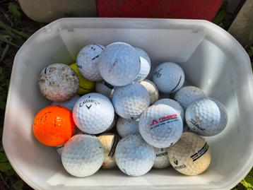 25 golfballetjes beschikbaar voor biedingen
