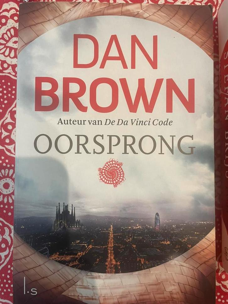 Oorsprong Dan Brown, Boeken, Avontuur en Actie, Zo goed als nieuw, Ophalen of Verzenden