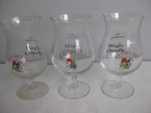 La Chouffe 25cl - Magic Chouffe Bl/Bl - Vue à gauche., Collections, Marques de bière, Neuf, Verre ou Verres, Autres marques, Enlèvement ou Envoi