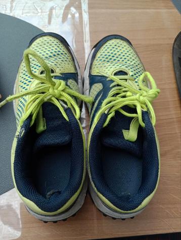 kipsta hockey schoenen maat 34-35, Sport en Fitness, Ophalen, Gebruikt, Schoenen