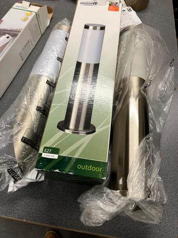 Deux lampes pour l’extérieur beschikbaar voor biedingen