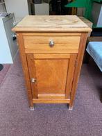 Houten nachtkastje met lade en deur, Ophalen, Minder dan 50 cm, Gebruikt, 25 tot 50 cm