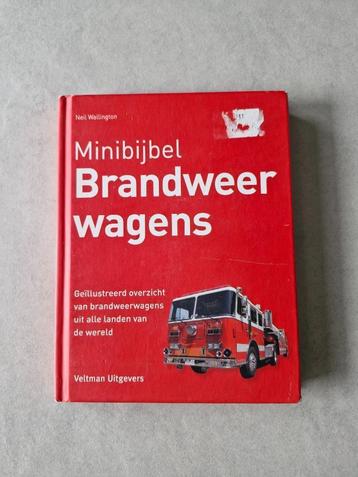 Minibijbel brandweerwagens - Neil Wallington beschikbaar voor biedingen