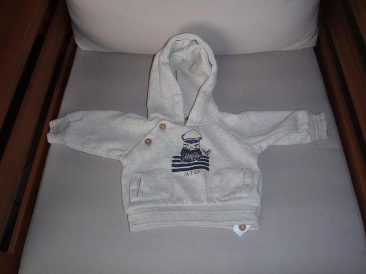 beige trui + capuchon maat 62 - Tape à l'oeil, Kinderen en Baby's, Babykleding | Maat 62, Zo goed als nieuw, Jongetje, Truitje of Vestje