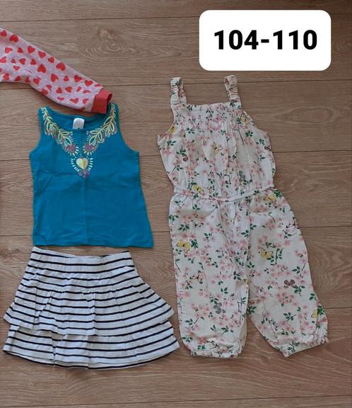 Jupe, chemise et combishort taille 104-110, Enfants & Bébés, Vêtements enfant | Taille 104, Comme neuf, Fille, Enlèvement ou Envoi