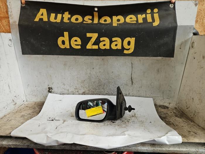 Buitenspiegel links van een Mazda 2., Auto-onderdelen, Spiegels, Mazda, Gebruikt, 3 maanden garantie, Ophalen of Verzenden