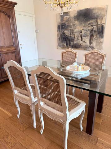 6 stuks antieke stoelen. Crème gepatineerd.  beschikbaar voor biedingen