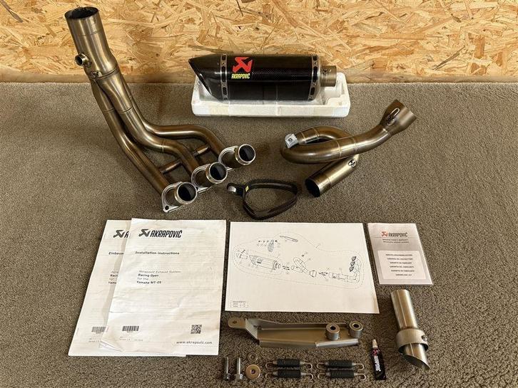Akrapovic uitlaatsysteem uitlaat Yamaha MT-09 MT09 XSR900, Motoren, Onderdelen | Yamaha, Gebruikt, Verzenden