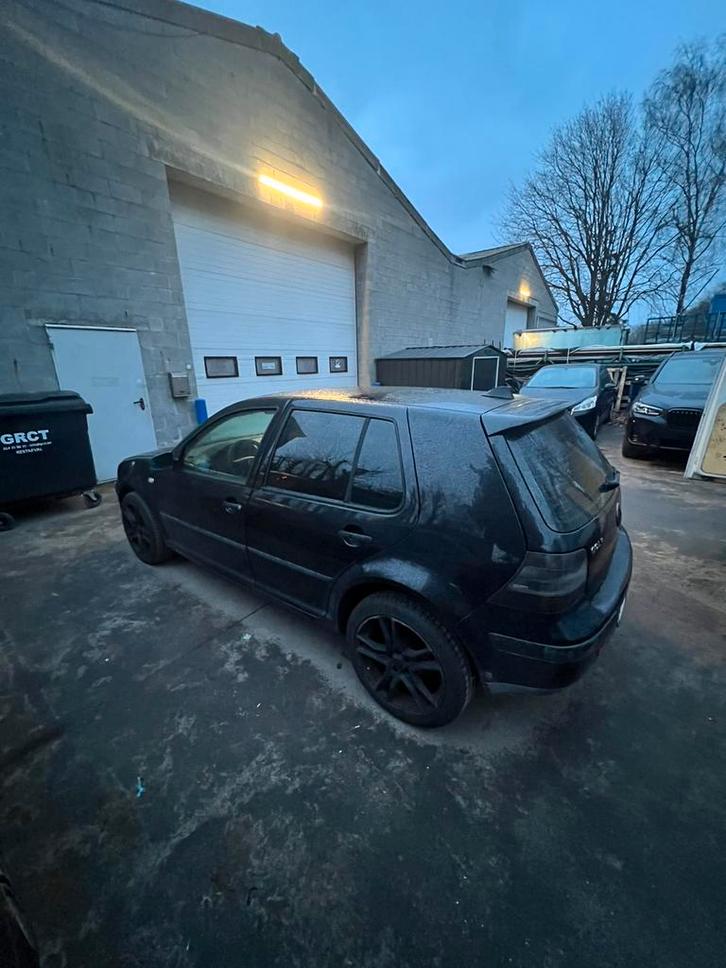 VW Golf 4 1.6 Benzine – Rijdt – Koppeling slipt, Auto's, Volkswagen, Particulier, Golf, ABS, Airbags, Bluetooth, Centrale vergrendeling