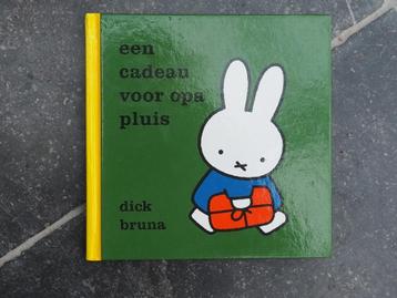 een cadeau voor opa Pluis (Dick Bruna) beschikbaar voor biedingen