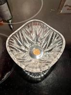 Kristallen kommetje, Ophalen