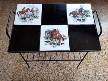 Bijzettafeltje – jaren 60 – antiek Belgisch beschikbaar voor biedingen