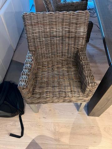 4 Rieten stoelen beschikbaar voor biedingen