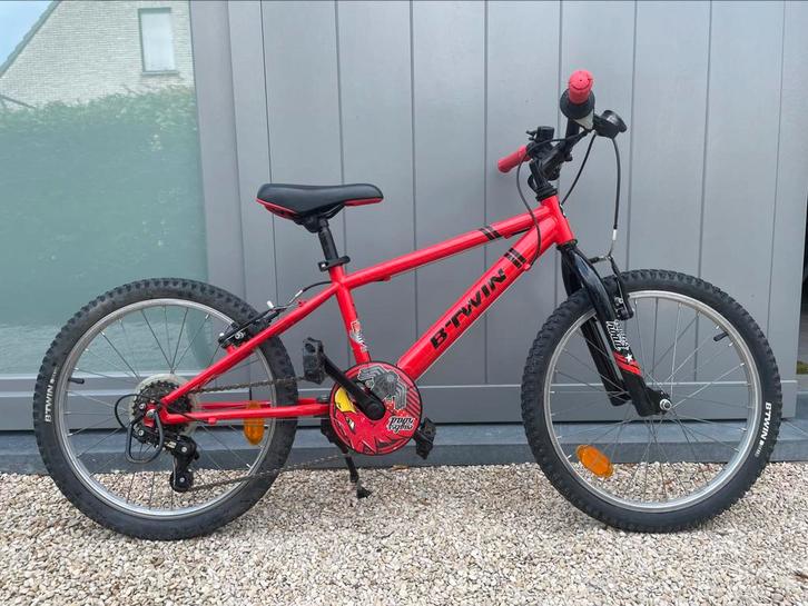 Btwin Racing Boy 320 kinderfiets, Fietsen en Brommers, Fietsen | Crossfietsen en BMX, Zo goed als nieuw, Staal, V-brakes, Ophalen