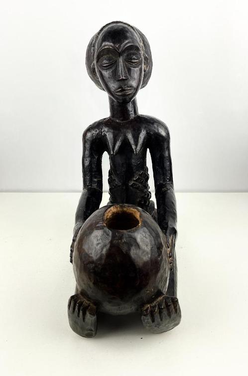 Statue africaine porteuse de coupe Luba du Congo RDC, Antiquités & Art, Art | Art non-occidental, Enlèvement ou Envoi