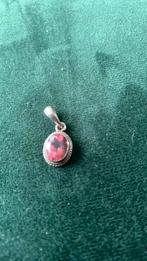 Petit pendentif vintage en argent avec pierre rose, Bijoux, Sacs & Beauté, Rose, Utilisé, Enlèvement ou Envoi