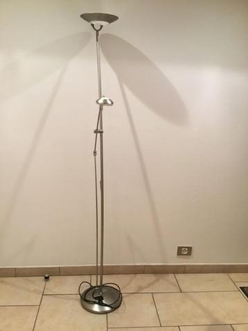 vloerlamp beschikbaar voor biedingen