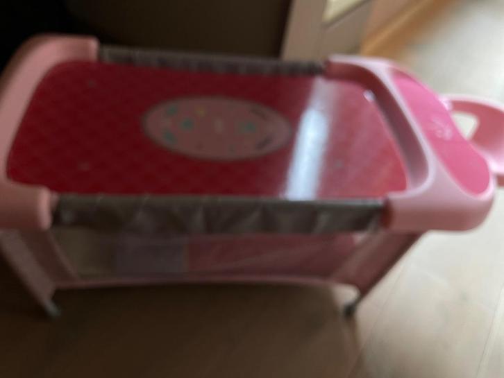 Meisjes speelgoed reisbedje poppen, Kinderen en Baby's, Speelgoed | Poppen, Gebruikt, Ophalen