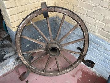 Ancienne roue en bois, Enlèvement, Utilisé