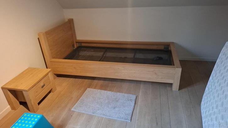 1 persoonsbed + nachtkastje en verschooningstafel, Antiek en Kunst, Antiek | Meubels | Bedden, Ophalen