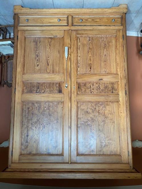 KLEERKAST in Pitch Pine, Antiek en Kunst, Antiek | Meubels | Kasten, Ophalen