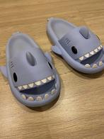 Blauwe sharkslides, Kleding | Dames, Schoenen, Gedragen, Blauw, Slippers, Ophalen of Verzenden