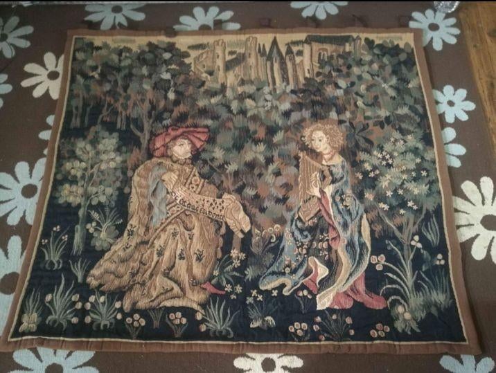 Tapisserie Murale, Enlèvement