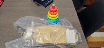 Gratis werkhandschoenen en speelgoed  beschikbaar voor biedingen