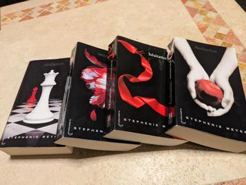 Saga de Stephenie Meyer (4 tomes) pour 5€. beschikbaar voor biedingen