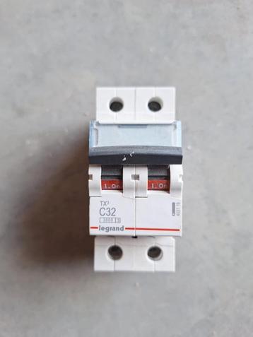 Legrand automaat 2 modules beschikbaar voor biedingen