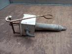 Oude antieke handpomp , waterpomp , pomphuis, Ophalen